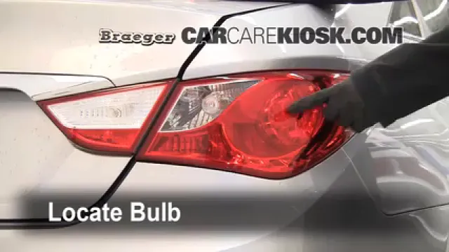 2011 Hyundai Sonata GLS 2.4L 4 Cyl. Éclairage Feu stop (remplacer ampoule)